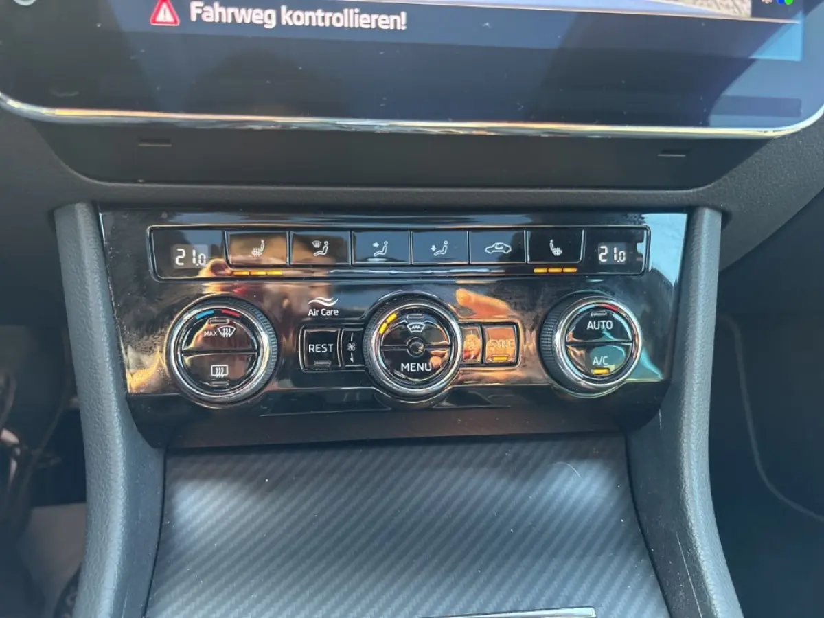 2.0 TDI DSG SPORTLINE PANO-DAK/TREKHAAK/360CAM/ELEK-KLEP/ACC/STOELVERW