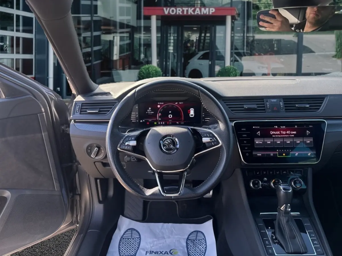 2.0 TDI DSG SPORTLINE PANO-DAK/TREKHAAK/360CAM/ELEK-KLEP/ACC/STOELVERW