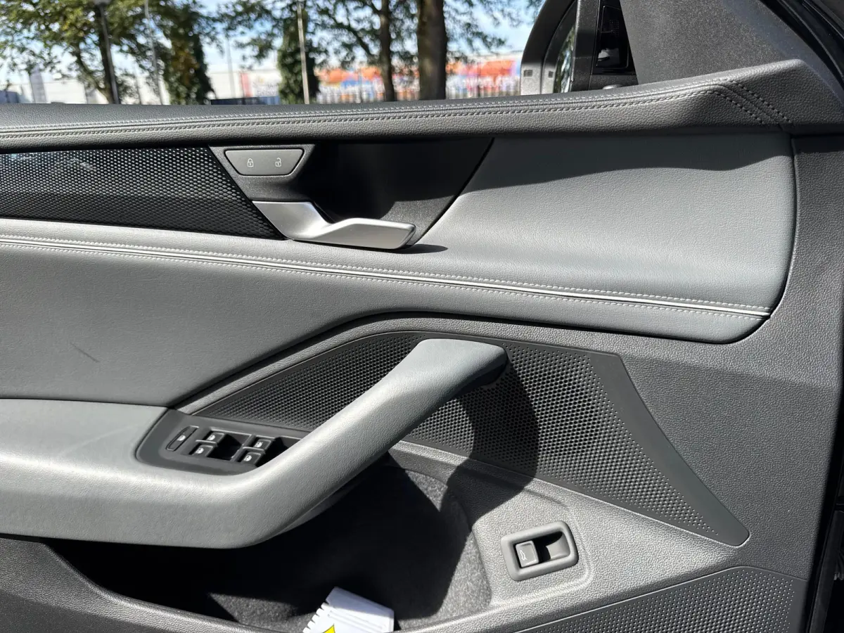 1.5 eTSI Business | APPLE CARPLAY | ANDROID AUTO | STOELVERWARMING | ALCANTARA STOELEN | NAVIGATIE | DIGITAAL DISPLAY