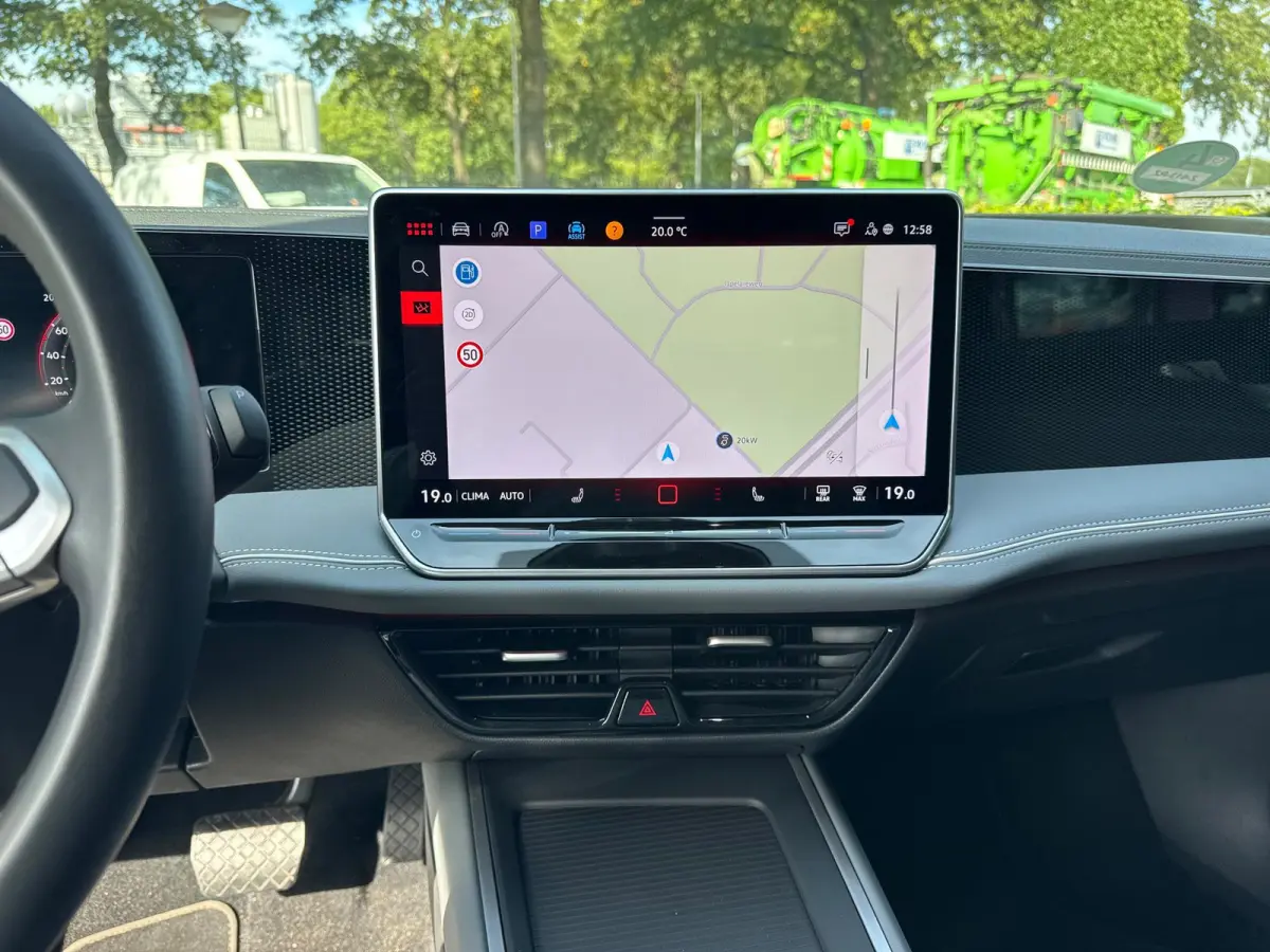 1.5 eTSI Business | APPLE CARPLAY | ANDROID AUTO | STOELVERWARMING | ALCANTARA STOELEN | NAVIGATIE | DIGITAAL DISPLAY