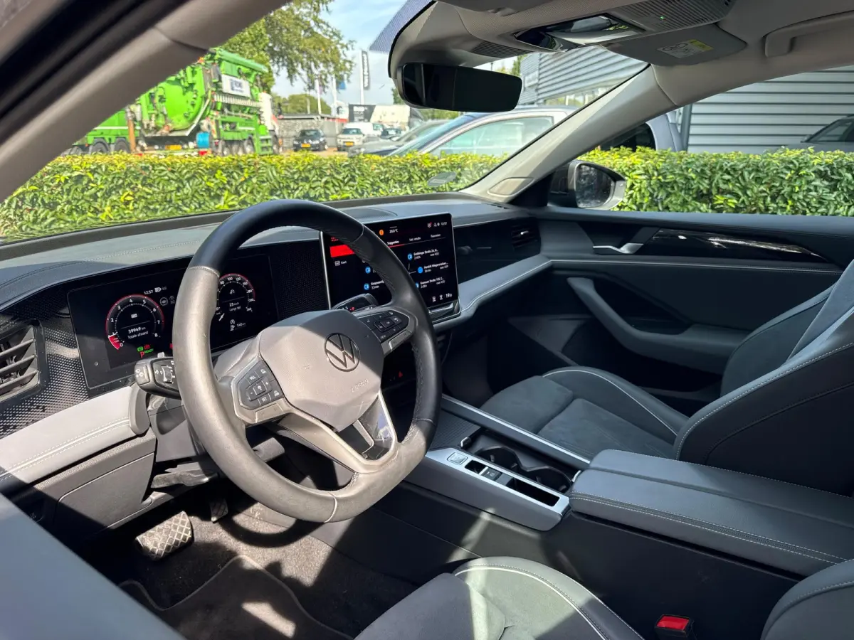 1.5 eTSI Business | APPLE CARPLAY | ANDROID AUTO | STOELVERWARMING | ALCANTARA STOELEN | NAVIGATIE | DIGITAAL DISPLAY