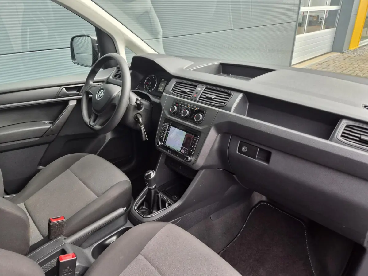 2.0 TDI L1H1 Airco Carplay 19 inch Marge