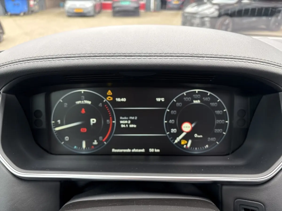 4.4 SDV8 VOGUE PANO-DAK/TREKHAAK/360CAM/ELEK-KLEP/MERIDIAN/MEM/ACC