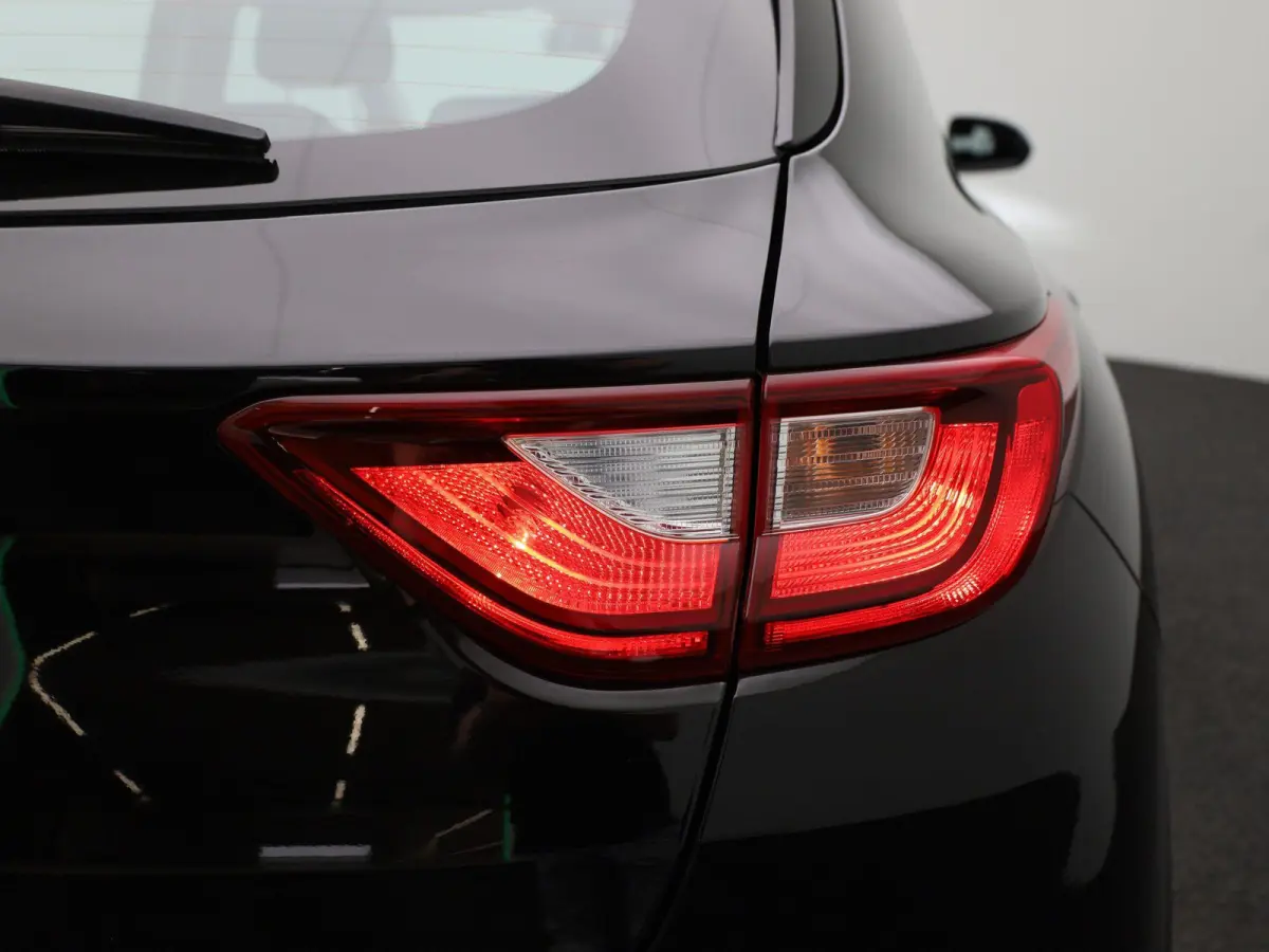 1.0 T-GDi MHEV DynamicLine | APPLE CARPLAY | AIRCO | BLUETOOTH | ACHTERUITRIJCAMERA |