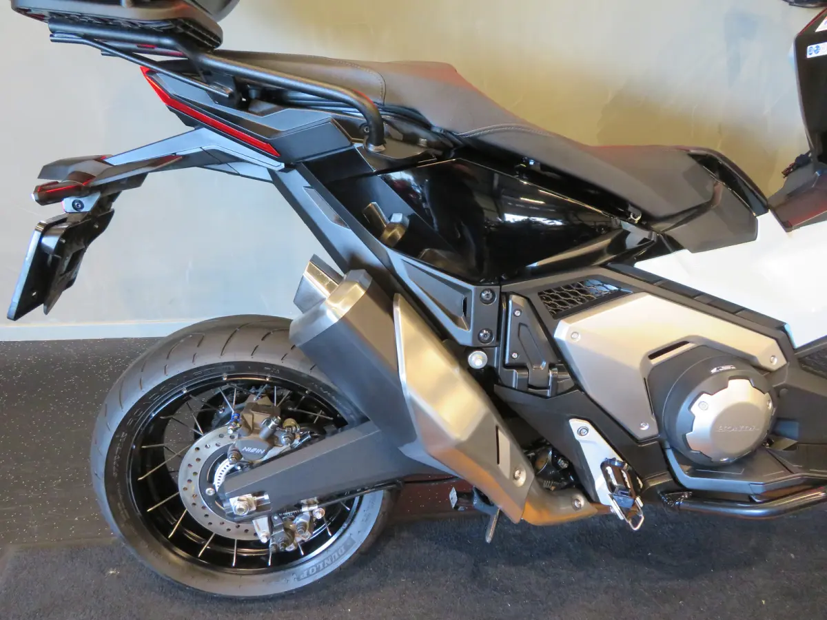 X ADV 750 ABS DCT NIEUWSTAAT!!