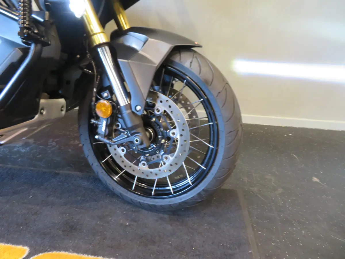 X ADV 750 ABS DCT NIEUWSTAAT!!