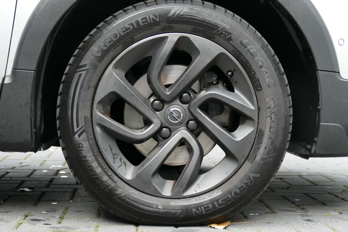 1.2 TURBO 110PK 120 JAAR EDITION / CAMERA / AFN. TREKHAAK / 16"LMV / NAVI / CLIMA / LED / PDC / BLUETOOTH / CRUISECONTROL / 2E EIGENAAR / SCHITTERENDE STAAT !!