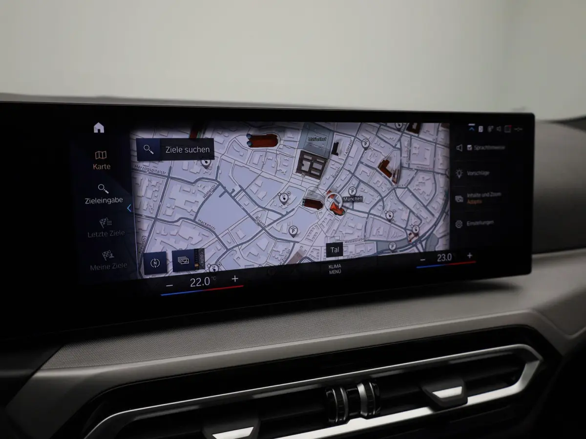 320e | PANORAMADAK | APPLE CARPLAY - ANDROID AUTO | NAVIGATIE | LED VERLICHTING | LICHTMETALEN VELGEN | PARKEERSENSOREN | DAB RADIO | BLUETOOTH |