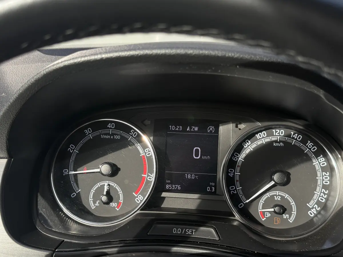 1.0 TSI 95PK Clever Navi|Carplay|PDC|16 Inch