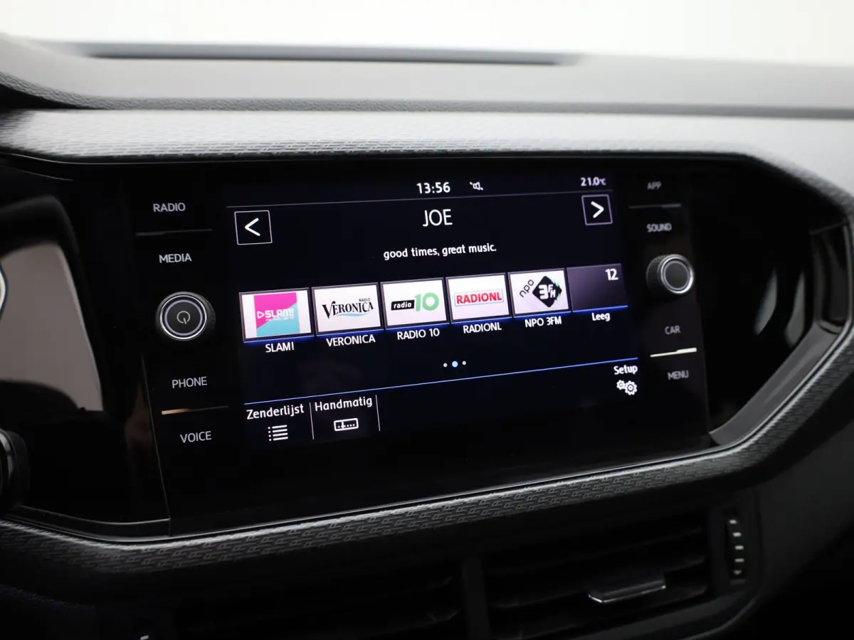 1.0 TSI Style Business R | Camera | Keyless | Trekhaak | Stoelverwarming | Apple / Android | Prijs Rijklaar!!