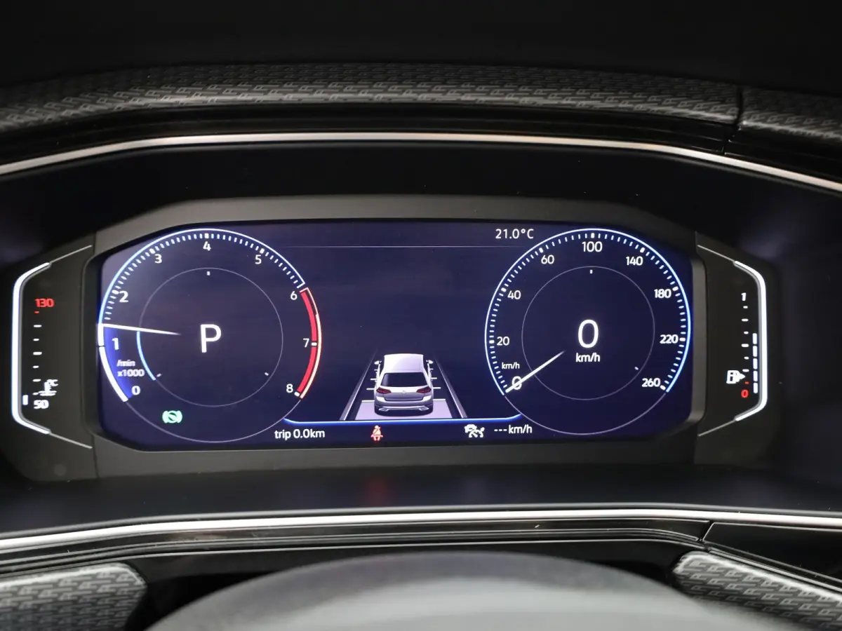 1.0 TSI Style Business R | Camera | Keyless | Trekhaak | Stoelverwarming | Apple / Android | Prijs Rijklaar!!