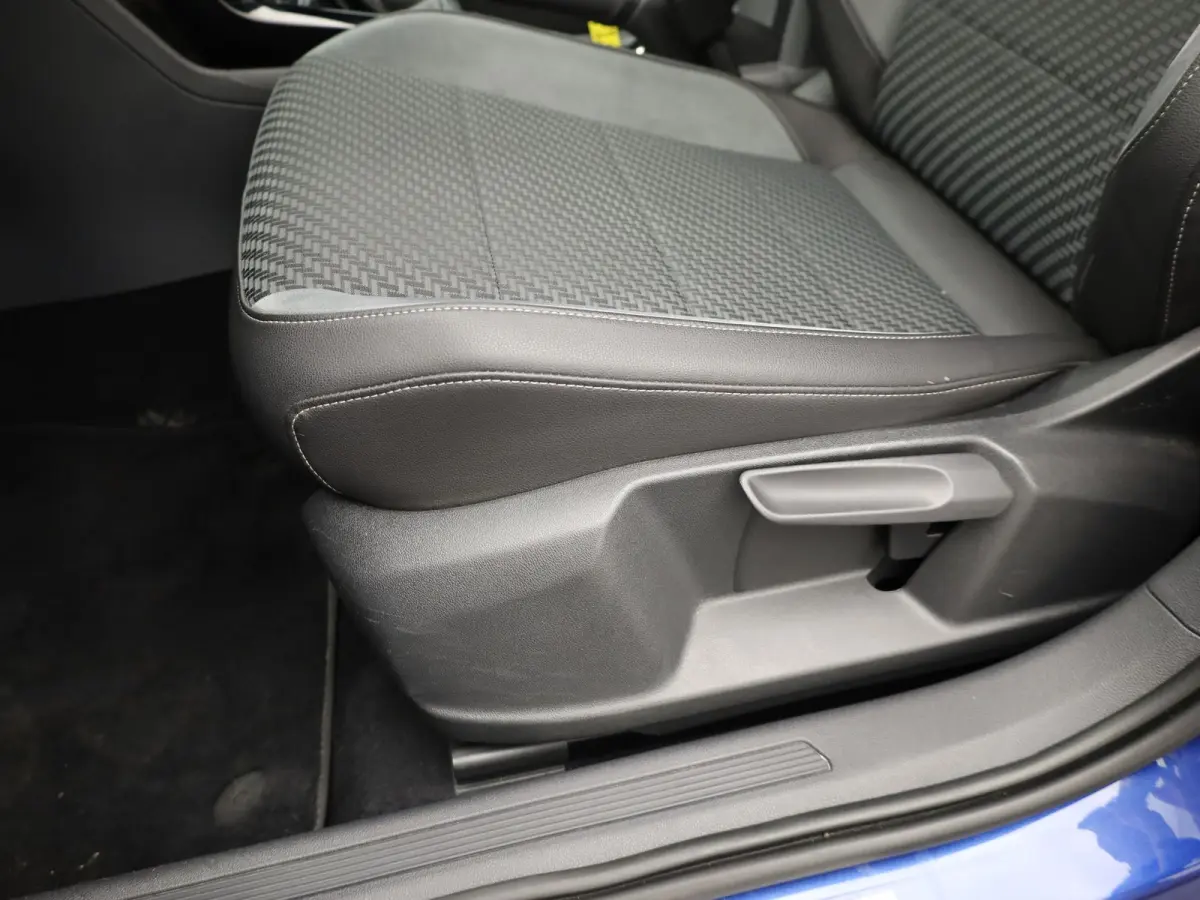 1.0 TSI Style Business R | Camera | Keyless | Trekhaak | Stoelverwarming | Apple / Android | Prijs Rijklaar!!