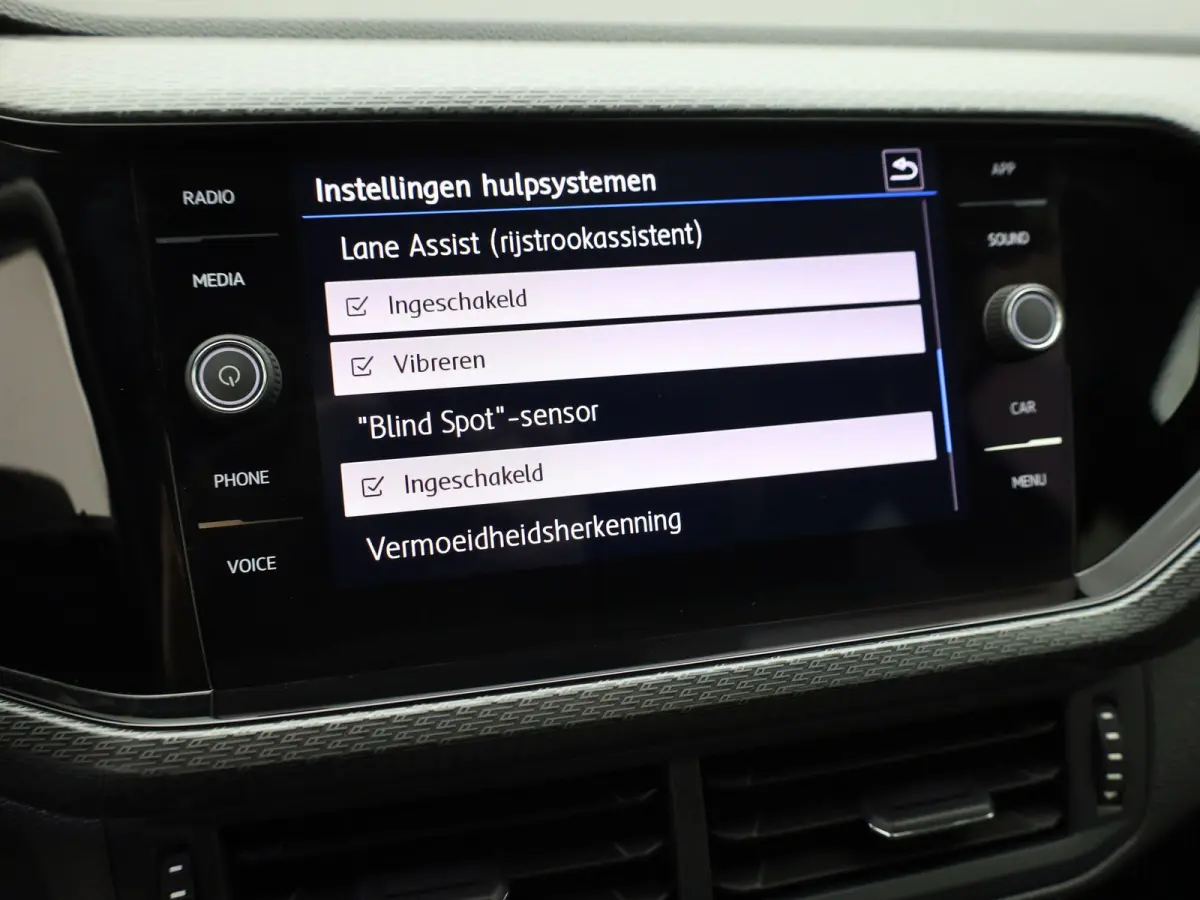 1.0 TSI Style Business R | Camera | Keyless | Trekhaak | Stoelverwarming | Apple / Android | Prijs Rijklaar!!