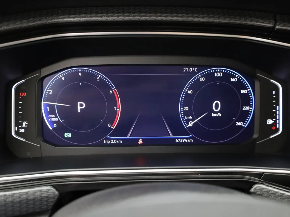1.0 TSI Style Business R | Camera | Keyless | Trekhaak | Stoelverwarming | Apple / Android | Prijs Rijklaar!!