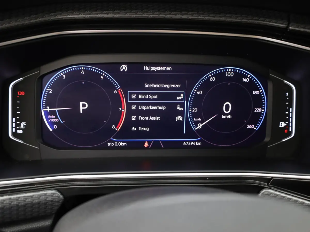 1.0 TSI Style Business R | Camera | Keyless | Trekhaak | Stoelverwarming | Apple / Android | Prijs Rijklaar!!