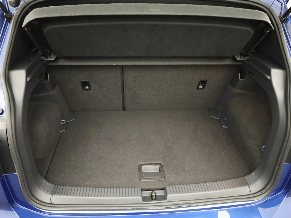 1.0 TSI Style Business R | Camera | Keyless | Trekhaak | Stoelverwarming | Apple / Android | Prijs Rijklaar!!
