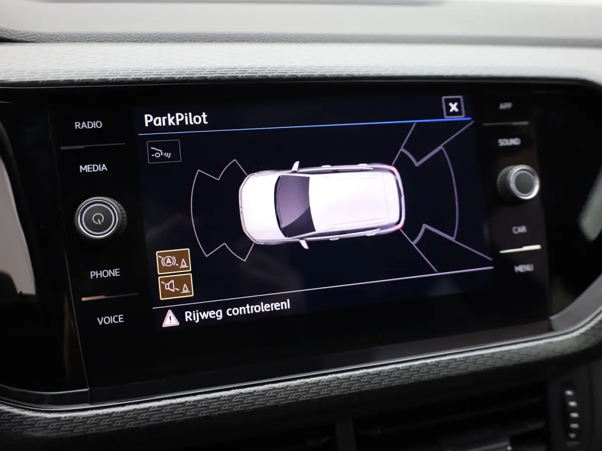 1.0 TSI Style Business R | Camera | Keyless | Trekhaak | Stoelverwarming | Apple / Android | Prijs Rijklaar!!