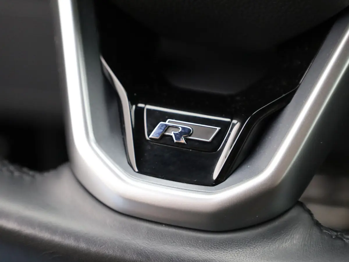 1.0 TSI Style Business R | Camera | Keyless | Trekhaak | Stoelverwarming | Apple / Android | Prijs Rijklaar!!