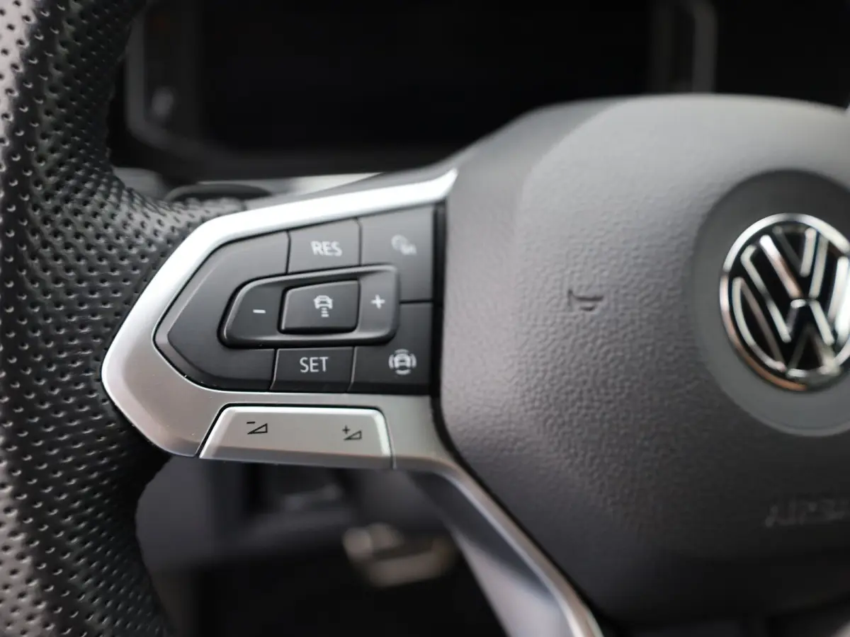 1.0 TSI Style Business R | Camera | Keyless | Trekhaak | Stoelverwarming | Apple / Android | Prijs Rijklaar!!