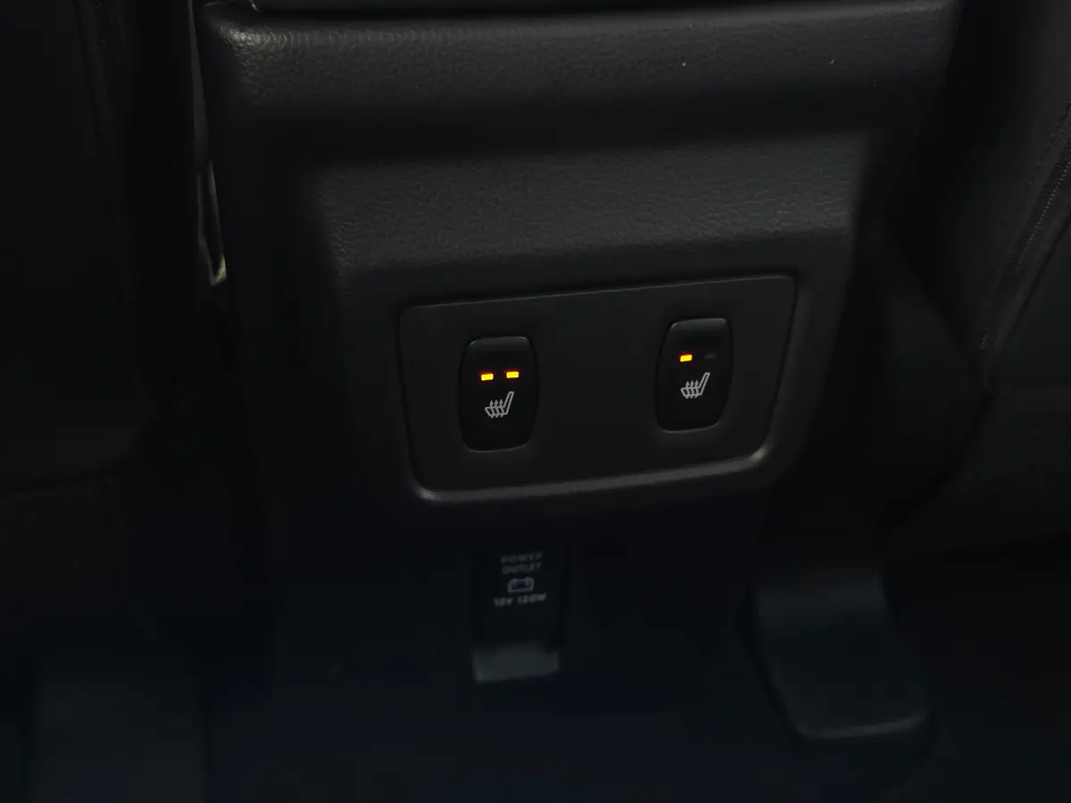 2.4 PHEV Business Executive Adaptive cruise control / apple carplay& android auto / Stoelverwarming voor en achter / stuurverwarming / key less entry/start
