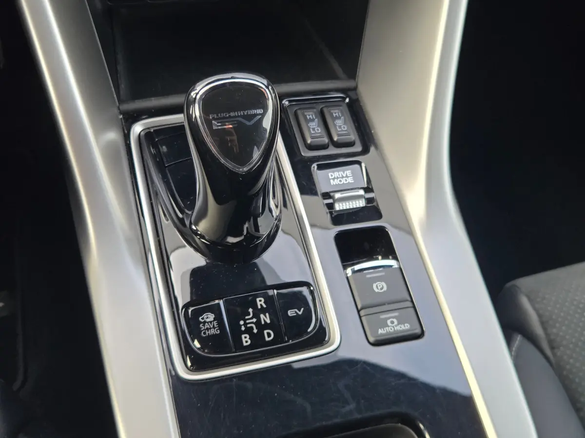 2.4 PHEV Business Executive Adaptive cruise control / apple carplay& android auto / Stoelverwarming voor en achter / stuurverwarming / key less entry/start