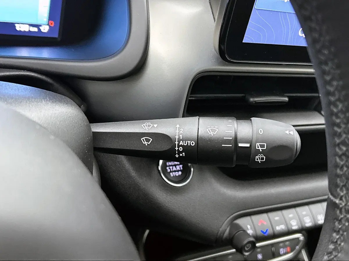 156pk Summit 54 kWh Automaat | Elektrische Klep | Adaptieve Cruise Control | ACCU 97% | Climate Control | Navigatie | 3 Fase | full-LED | 18"LMV | Dodehoekdetectie | Apple Carplay/Android Au