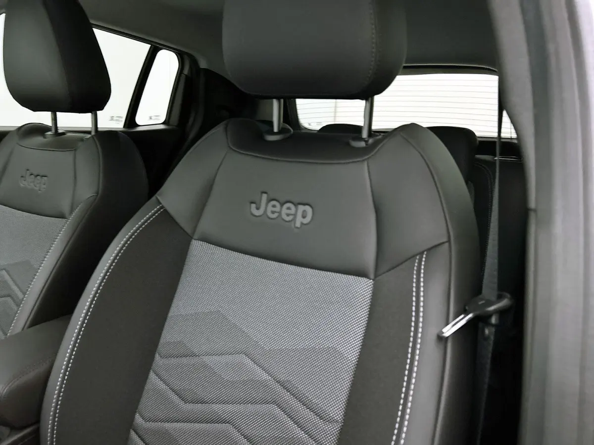 156pk Summit 54 kWh Automaat | Elektrische Klep | Adaptieve Cruise Control | ACCU 97% | Climate Control | Navigatie | 3 Fase | full-LED | 18"LMV | Dodehoekdetectie | Apple Carplay/Android Au