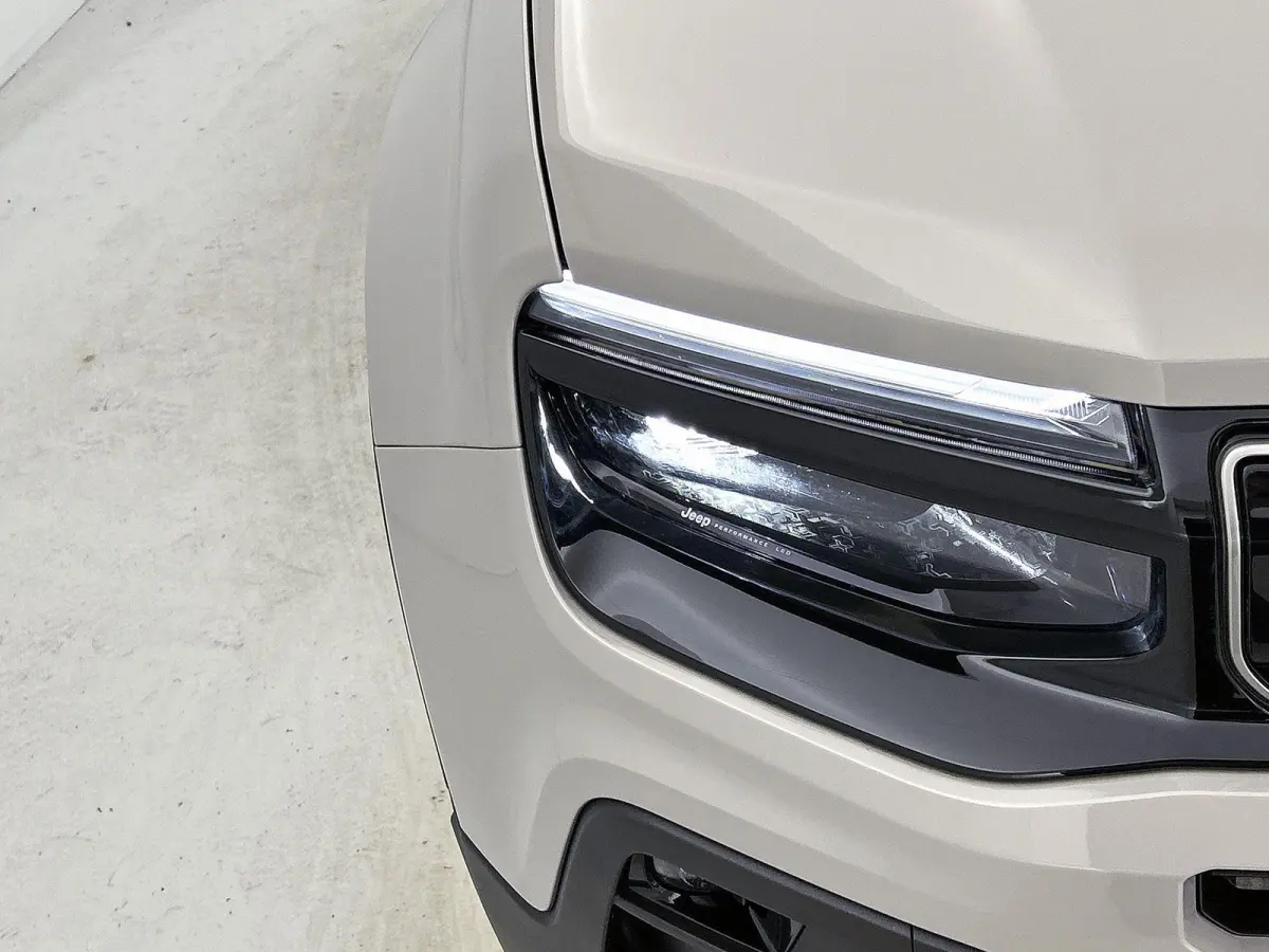 156pk Summit 54 kWh Automaat | Elektrische Klep | Adaptieve Cruise Control | ACCU 97% | Climate Control | Navigatie | 3 Fase | full-LED | 18"LMV | Dodehoekdetectie | Apple Carplay/Android Au