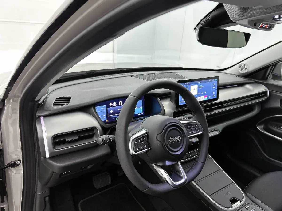 156pk Summit 54 kWh Automaat | Elektrische Klep | Adaptieve Cruise Control | ACCU 97% | Climate Control | Navigatie | 3 Fase | full-LED | 18"LMV | Dodehoekdetectie | Apple Carplay/Android Au