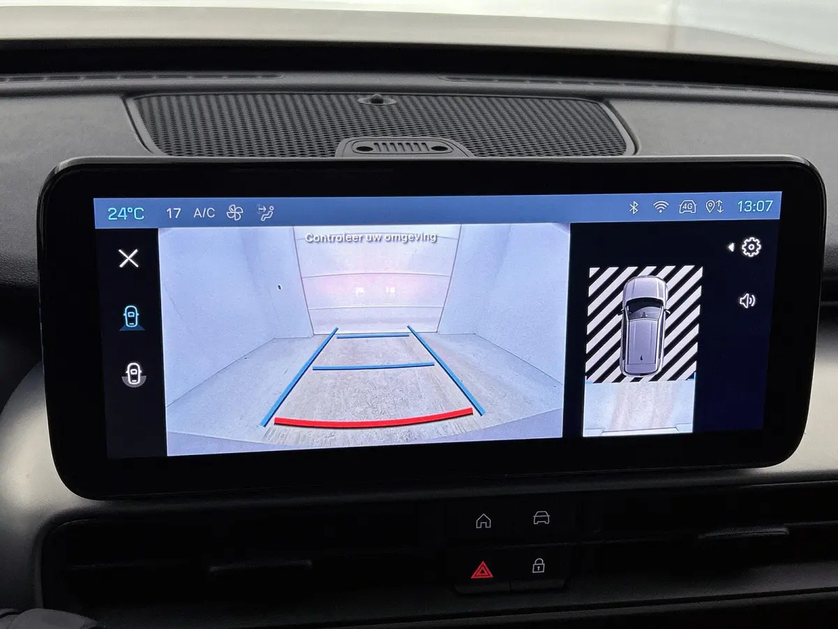 156pk Summit 54 kWh Automaat | Elektrische Klep | Adaptieve Cruise Control | ACCU 97% | Climate Control | Navigatie | 3 Fase | full-LED | 18"LMV | Dodehoekdetectie | Apple Carplay/Android Au