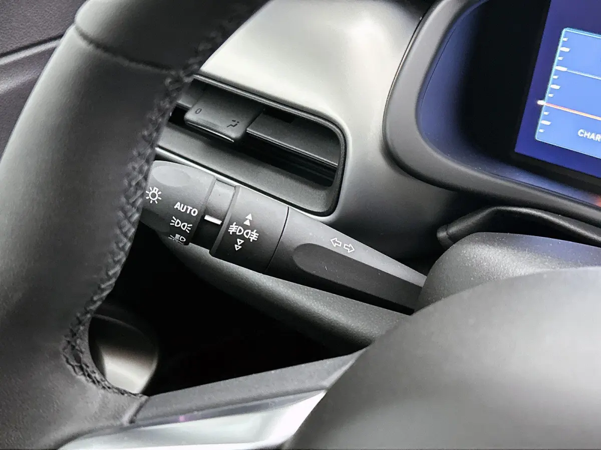 156pk Summit 54 kWh Automaat | Elektrische Klep | Adaptieve Cruise Control | ACCU 97% | Climate Control | Navigatie | 3 Fase | full-LED | 18"LMV | Dodehoekdetectie | Apple Carplay/Android Au