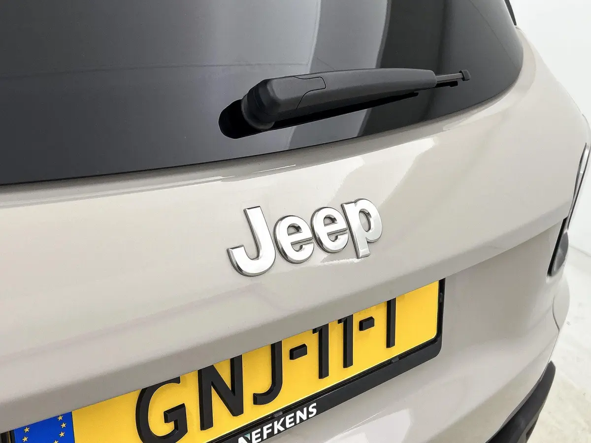 156pk Summit 54 kWh Automaat | Elektrische Klep | Adaptieve Cruise Control | ACCU 97% | Climate Control | Navigatie | 3 Fase | full-LED | 18"LMV | Dodehoekdetectie | Apple Carplay/Android Au