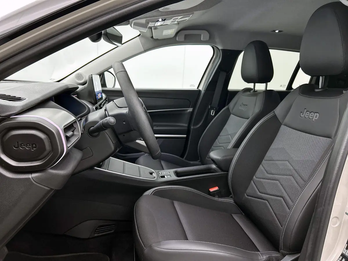 156pk Summit 54 kWh Automaat | Elektrische Klep | Adaptieve Cruise Control | ACCU 97% | Climate Control | Navigatie | 3 Fase | full-LED | 18"LMV | Dodehoekdetectie | Apple Carplay/Android Au