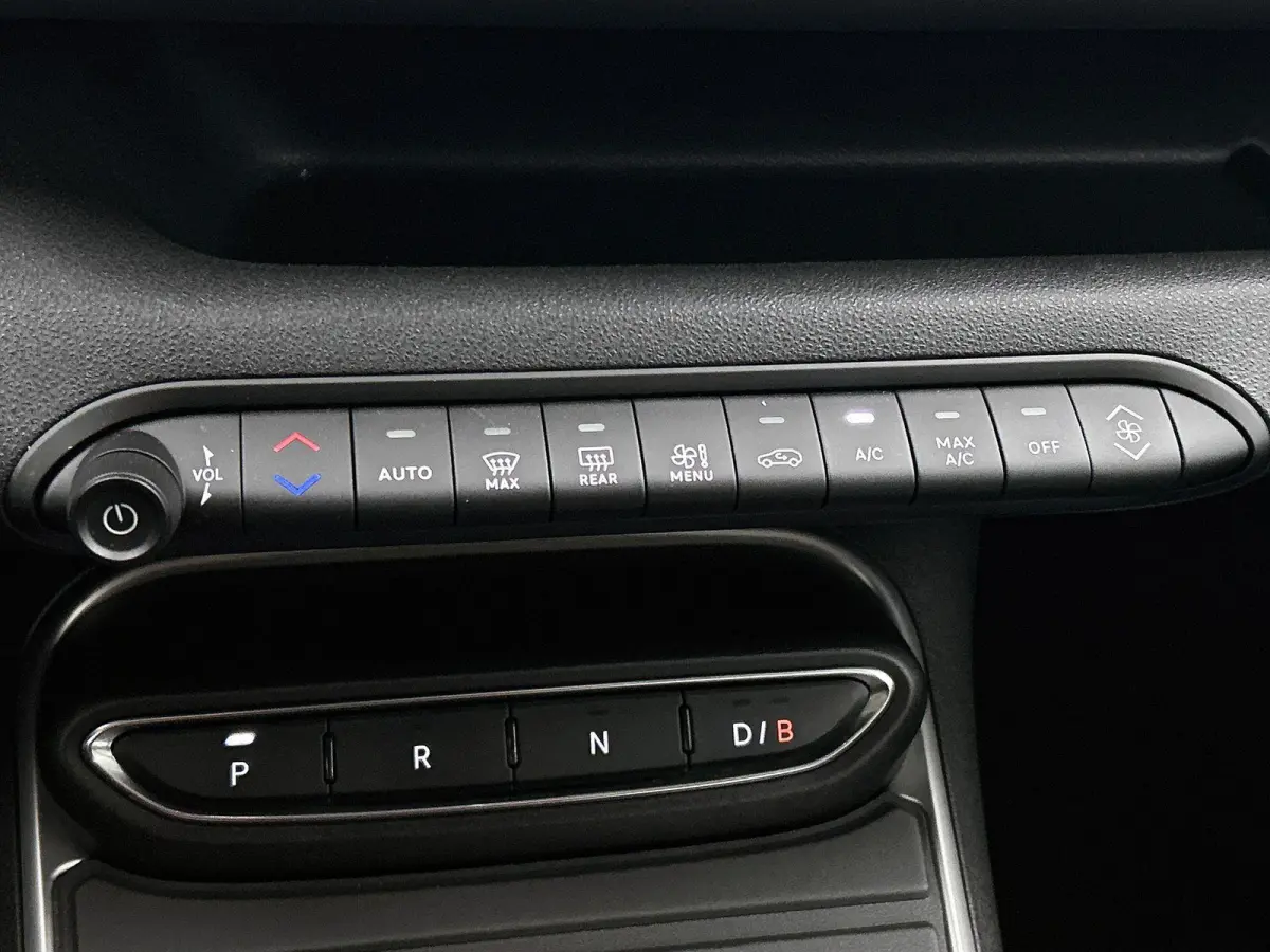 156pk Summit 54 kWh Automaat | Elektrische Klep | Adaptieve Cruise Control | ACCU 97% | Climate Control | Navigatie | 3 Fase | full-LED | 18"LMV | Dodehoekdetectie | Apple Carplay/Android Au