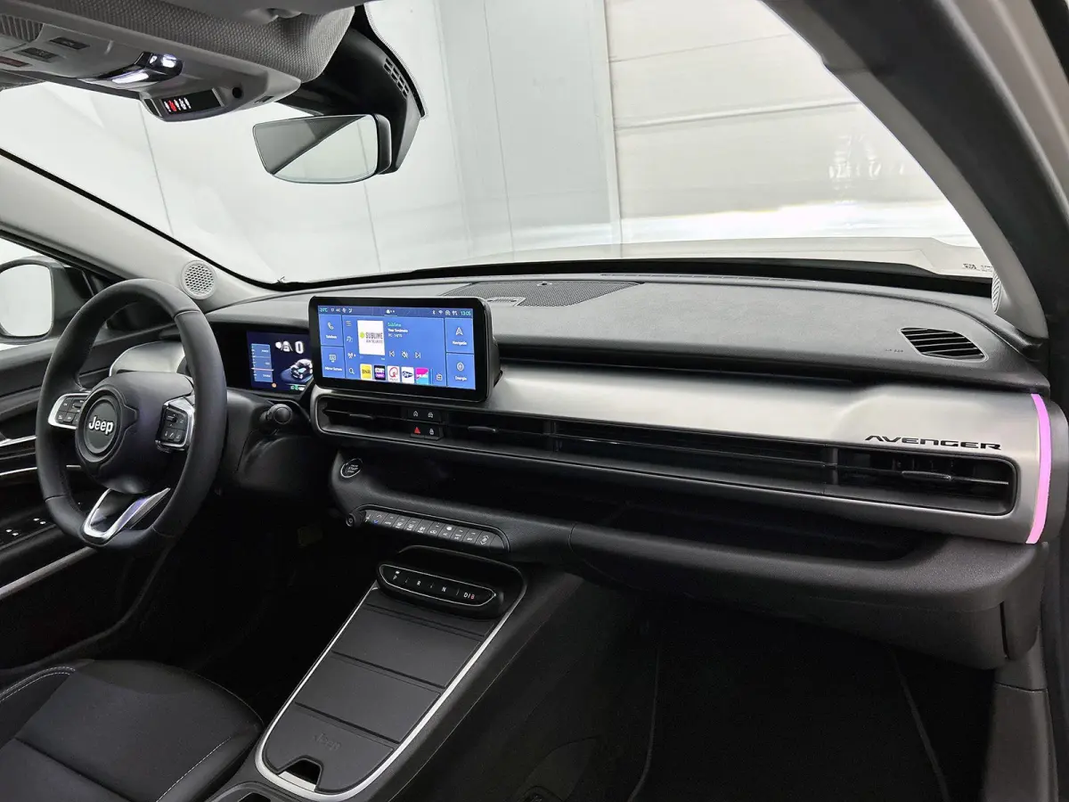 156pk Summit 54 kWh Automaat | Elektrische Klep | Adaptieve Cruise Control | ACCU 97% | Climate Control | Navigatie | 3 Fase | full-LED | 18"LMV | Dodehoekdetectie | Apple Carplay/Android Au