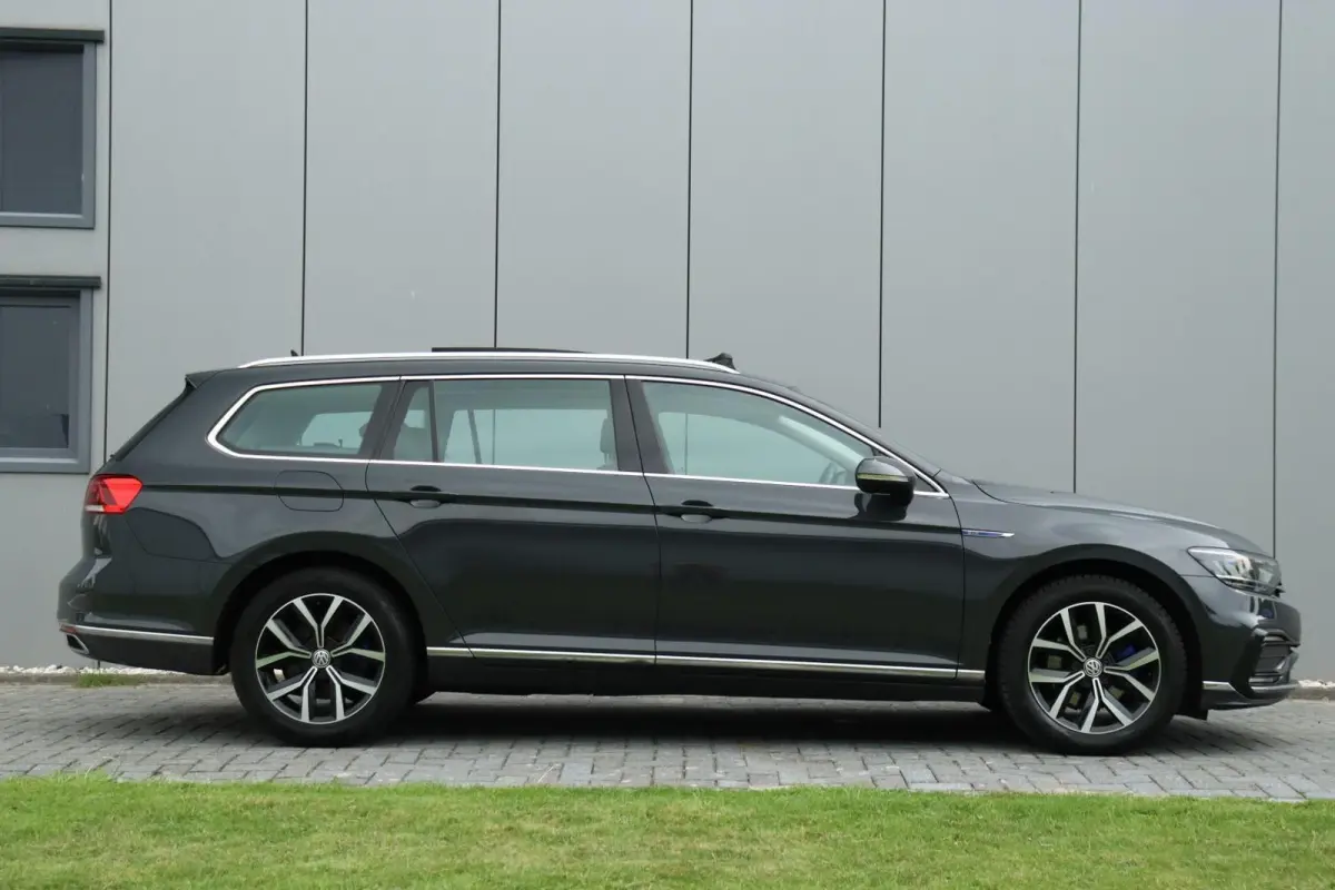 1.4 TSI PHEV GTE / 218PK / ACC / Virtual Cockpit / Pano / Camera / Keyless / 17"!