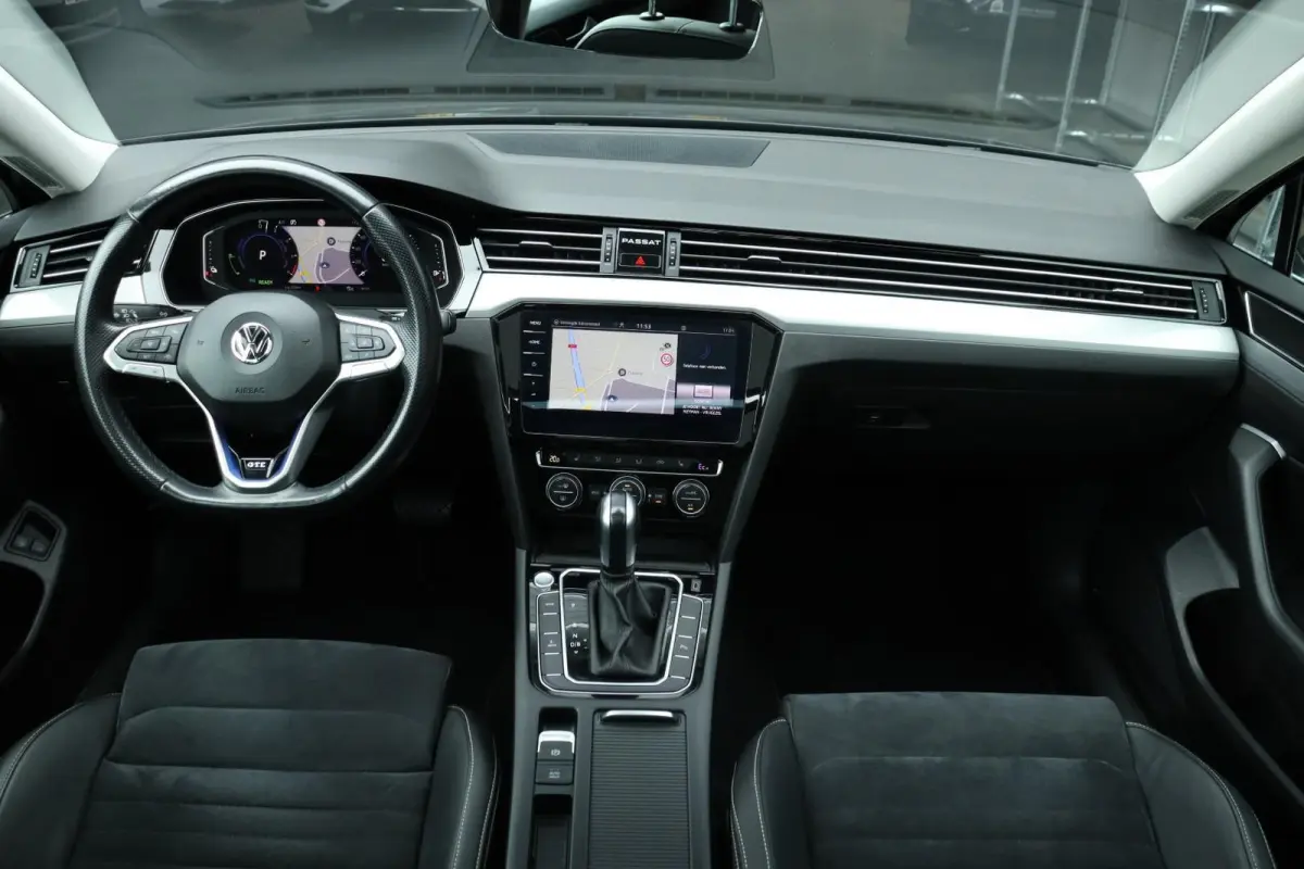 1.4 TSI PHEV GTE / 218PK / ACC / Virtual Cockpit / Pano / Camera / Keyless / 17"!