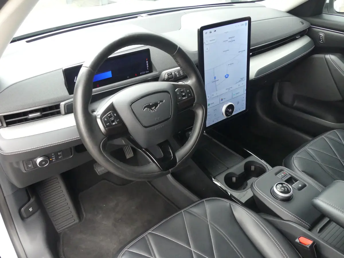 Extended RWD 98 kWh | SOH 94% | ADAPTIVE CRUISE | DODEHOEKDETECTIE | CAMERA | STUUR+STOEL+VOORRUITVERWARMING | PARKEERSENSOREN V+A | NAVI | APPLE CARPLAY / ANDROID AUTO | LMV 18" |