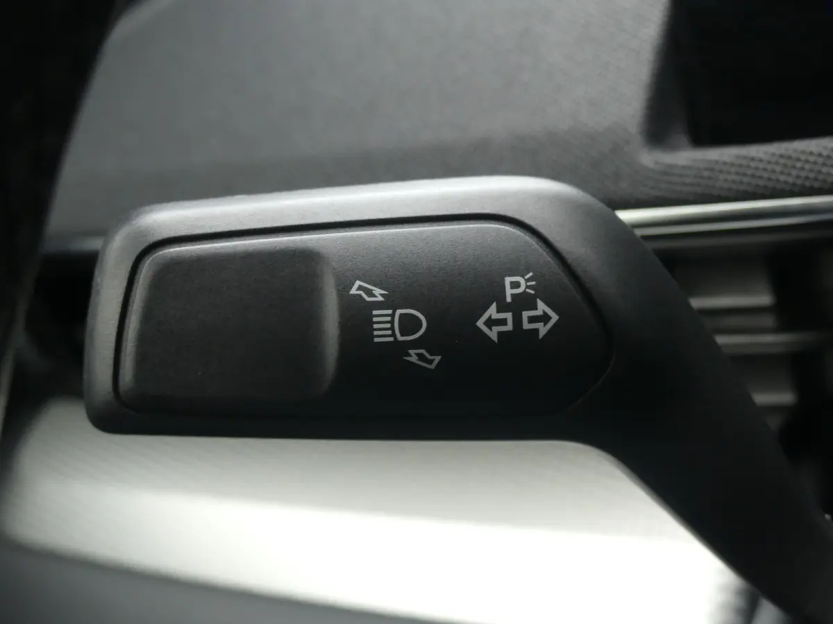 Extended RWD 98 kWh | SOH 94% | ADAPTIVE CRUISE | DODEHOEKDETECTIE | CAMERA | STUUR+STOEL+VOORRUITVERWARMING | PARKEERSENSOREN V+A | NAVI | APPLE CARPLAY / ANDROID AUTO | LMV 18" |