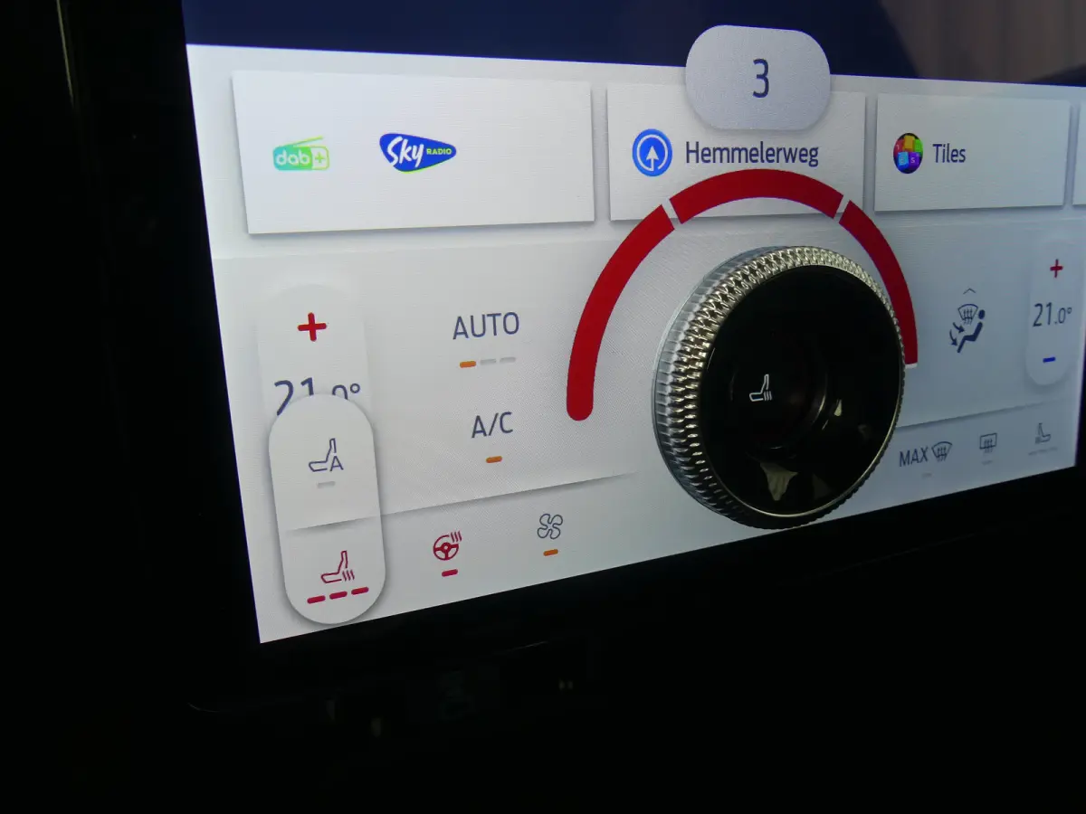 Extended RWD 98 kWh | SOH 94% | ADAPTIVE CRUISE | DODEHOEKDETECTIE | CAMERA | STUUR+STOEL+VOORRUITVERWARMING | PARKEERSENSOREN V+A | NAVI | APPLE CARPLAY / ANDROID AUTO | LMV 18" |