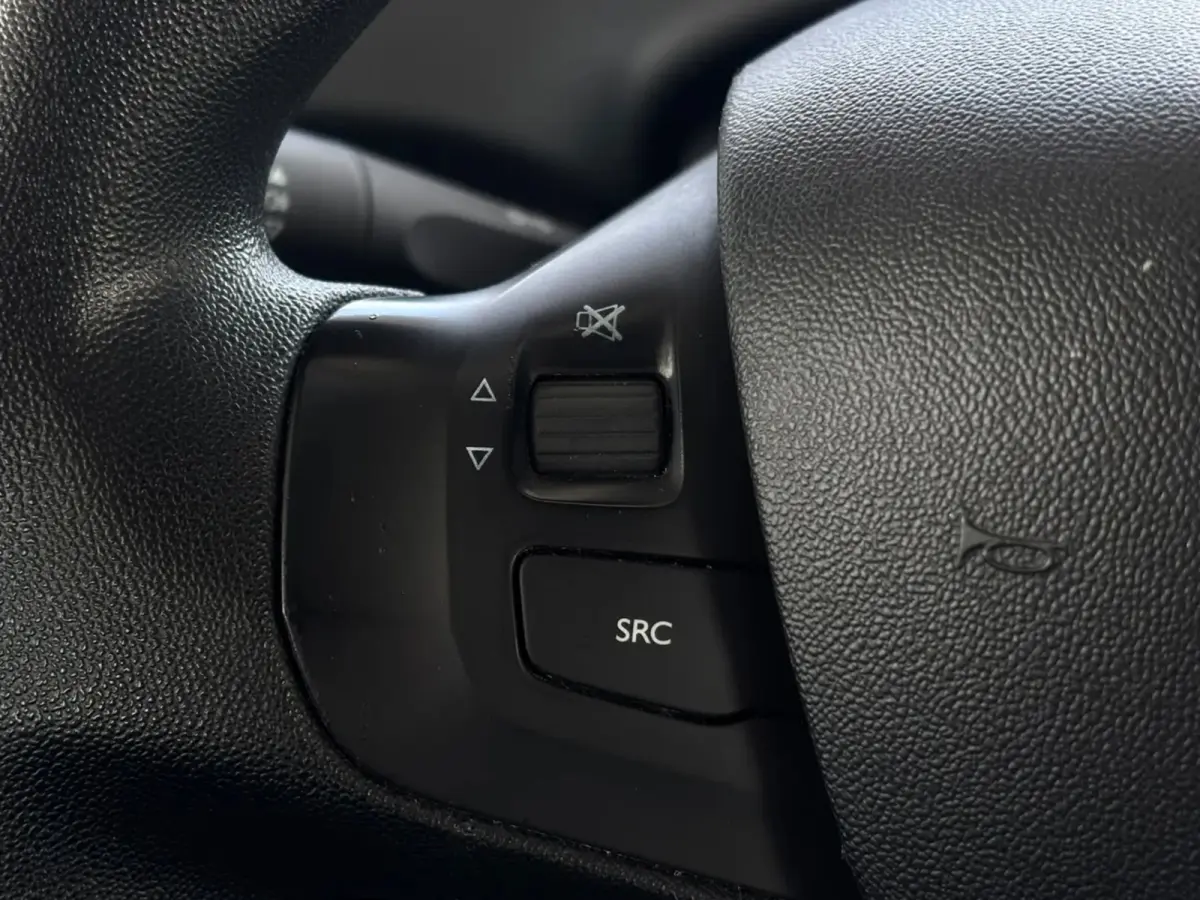 1.2 PureTech Active (NL-auto, Goed OndH, Navi, Airco, ParkeerSen, Etc)