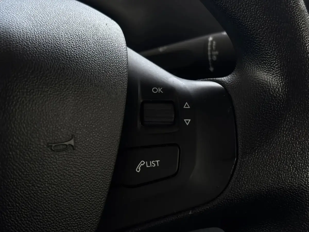 1.2 PureTech Active (NL-auto, Goed OndH, Navi, Airco, ParkeerSen, Etc)