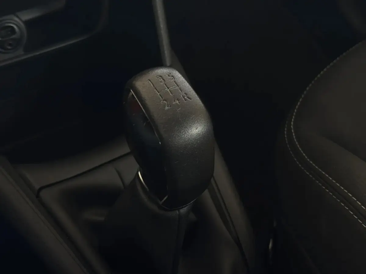 1.2 PureTech Active (NL-auto, Goed OndH, Navi, Airco, ParkeerSen, Etc)