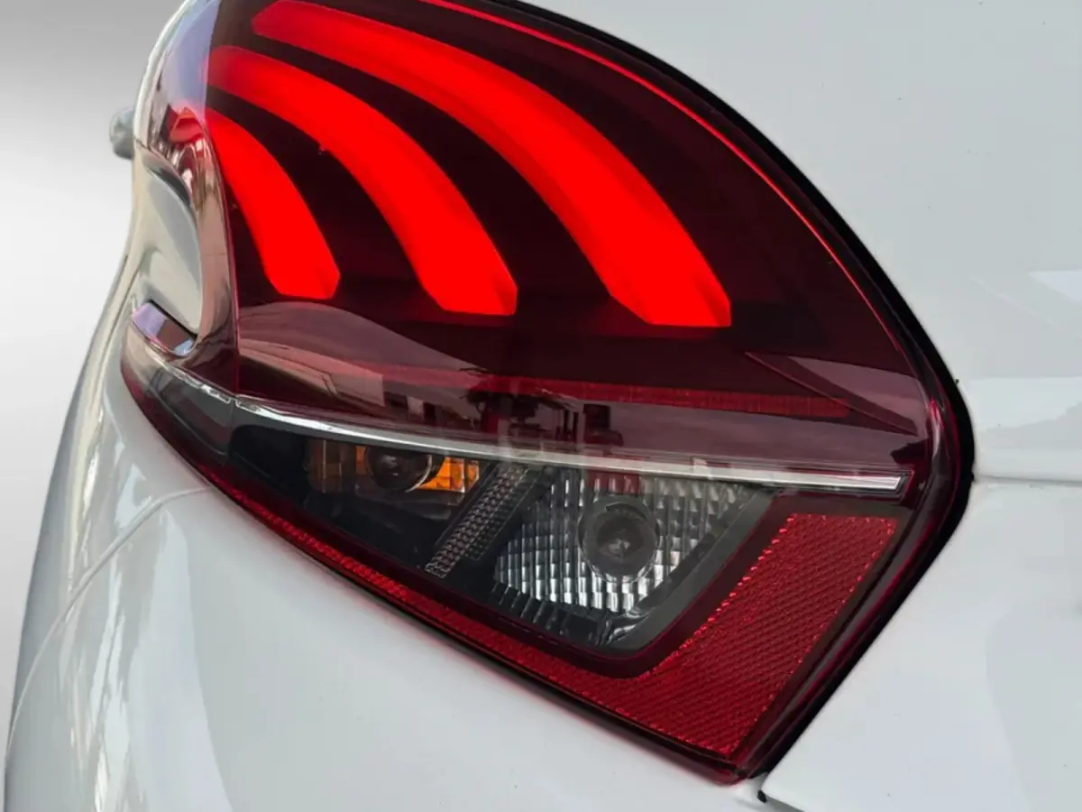 1.2 PureTech Active (NL-auto, Goed OndH, Navi, Airco, ParkeerSen, Etc)