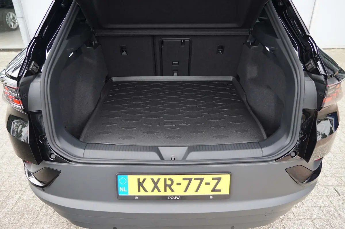 286pk Limited Edition Plus 77 kWh | Panoramadak | Trekhaak | Massage