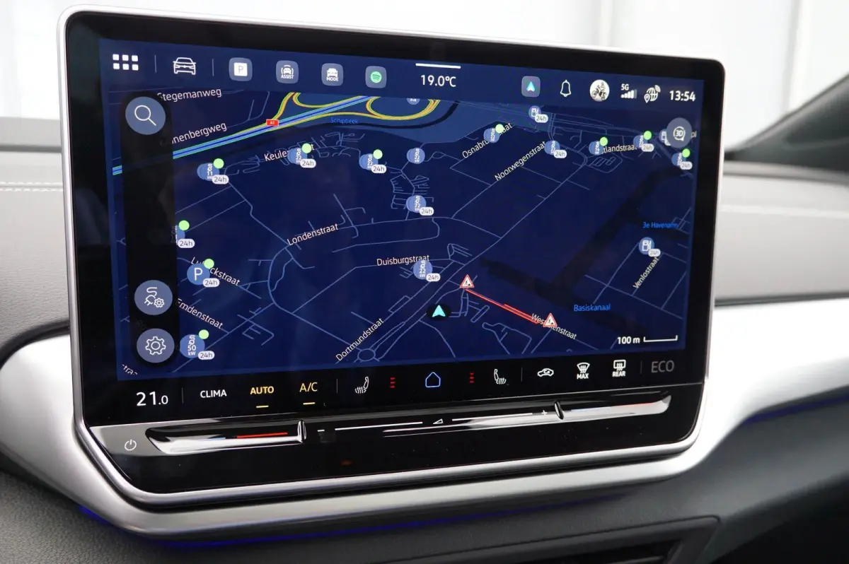 286pk Limited Edition Plus 77 kWh | Panoramadak | Trekhaak | Massage