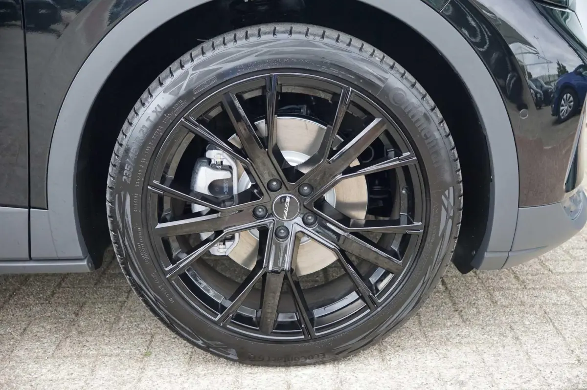 286pk Limited Edition Plus 77 kWh | Panoramadak | Trekhaak | Massage