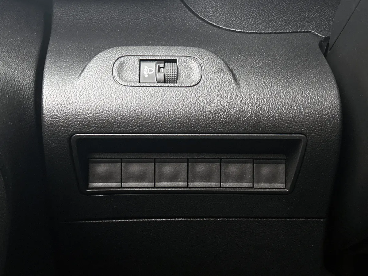 1.2 Benzine 111PK Euro6 Premium / Airco / Navigatie / Cruise-ctr. / Schuifdeur + Raam / Radio multimedia / Apk 06-2027