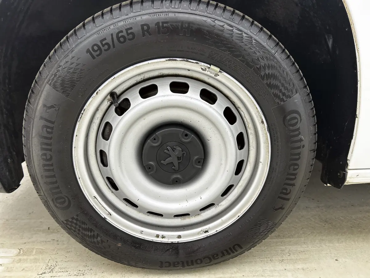 1.2 Benzine 111PK Euro6 Premium / Airco / Navigatie / Cruise-ctr. / Schuifdeur + Raam / Radio multimedia / Apk 06-2027