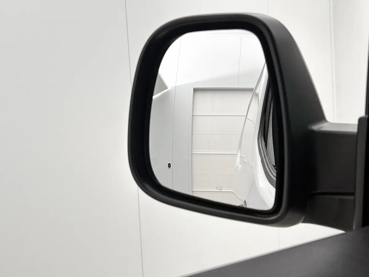 1.2 Benzine 111PK Euro6 Premium / Airco / Navigatie / Cruise-ctr. / Schuifdeur + Raam / Radio multimedia / Apk 06-2027